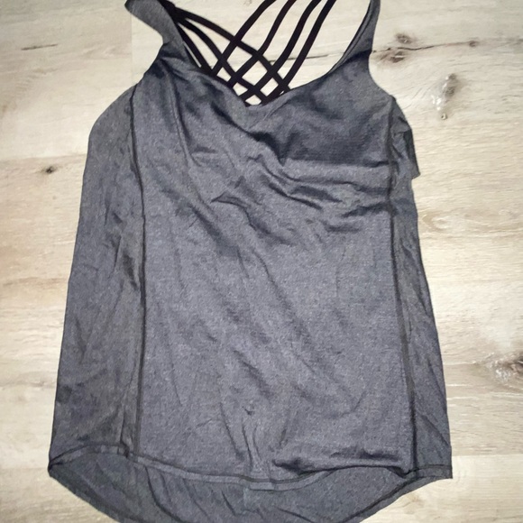 Lululemon Free To Be Wild 2 in 1 Bra Tank Top Size 6 - Picture 4 of 6